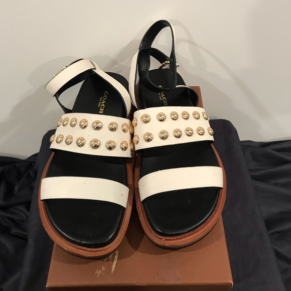 White Coach sandals - Picture 2 of 4